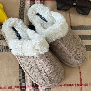 Chaps Women’s Comfy Faux Fur Sleepers